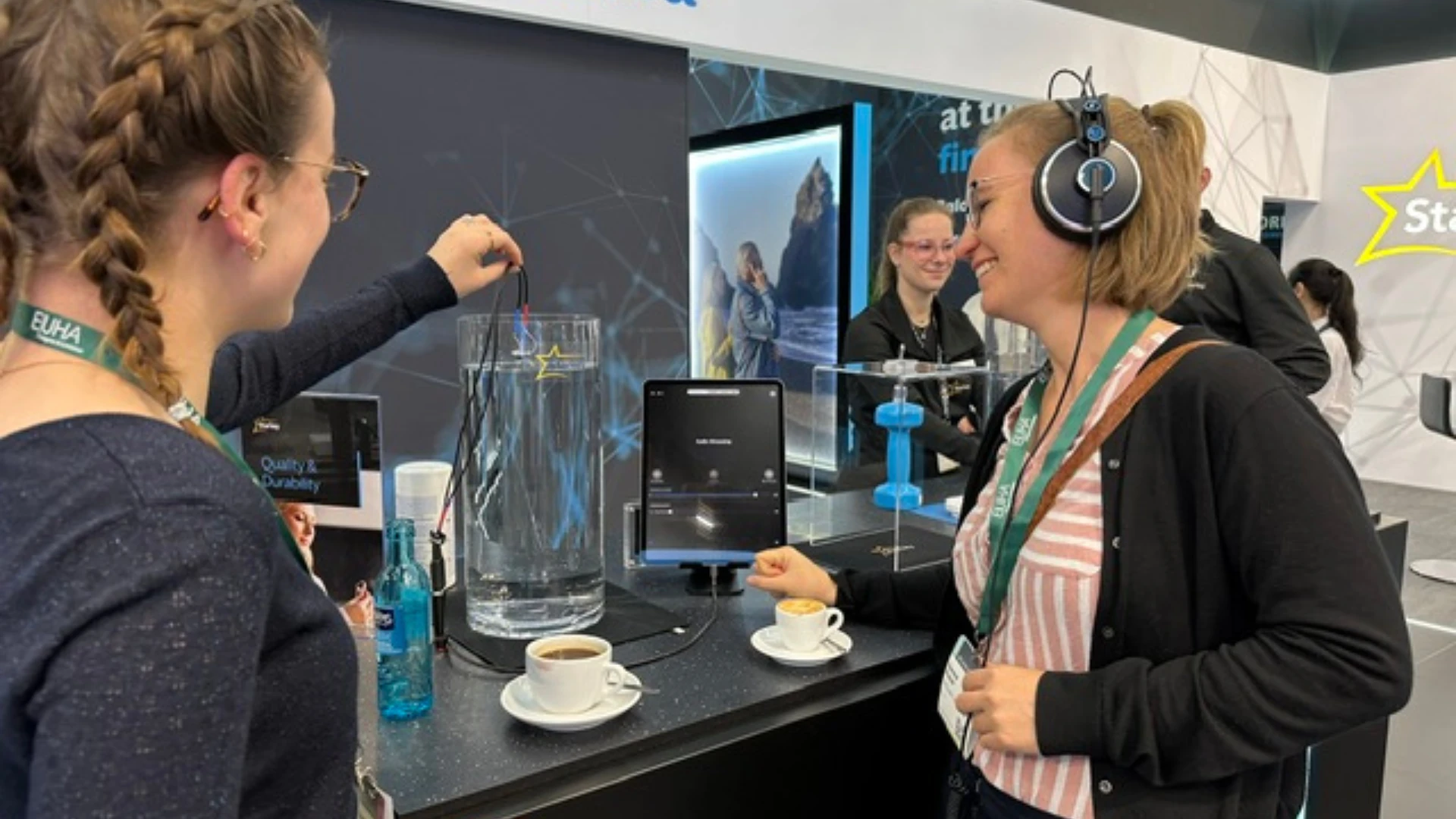 Starkey Omega AT: Wasserdicht ReSound Nexia in der Ladeschale